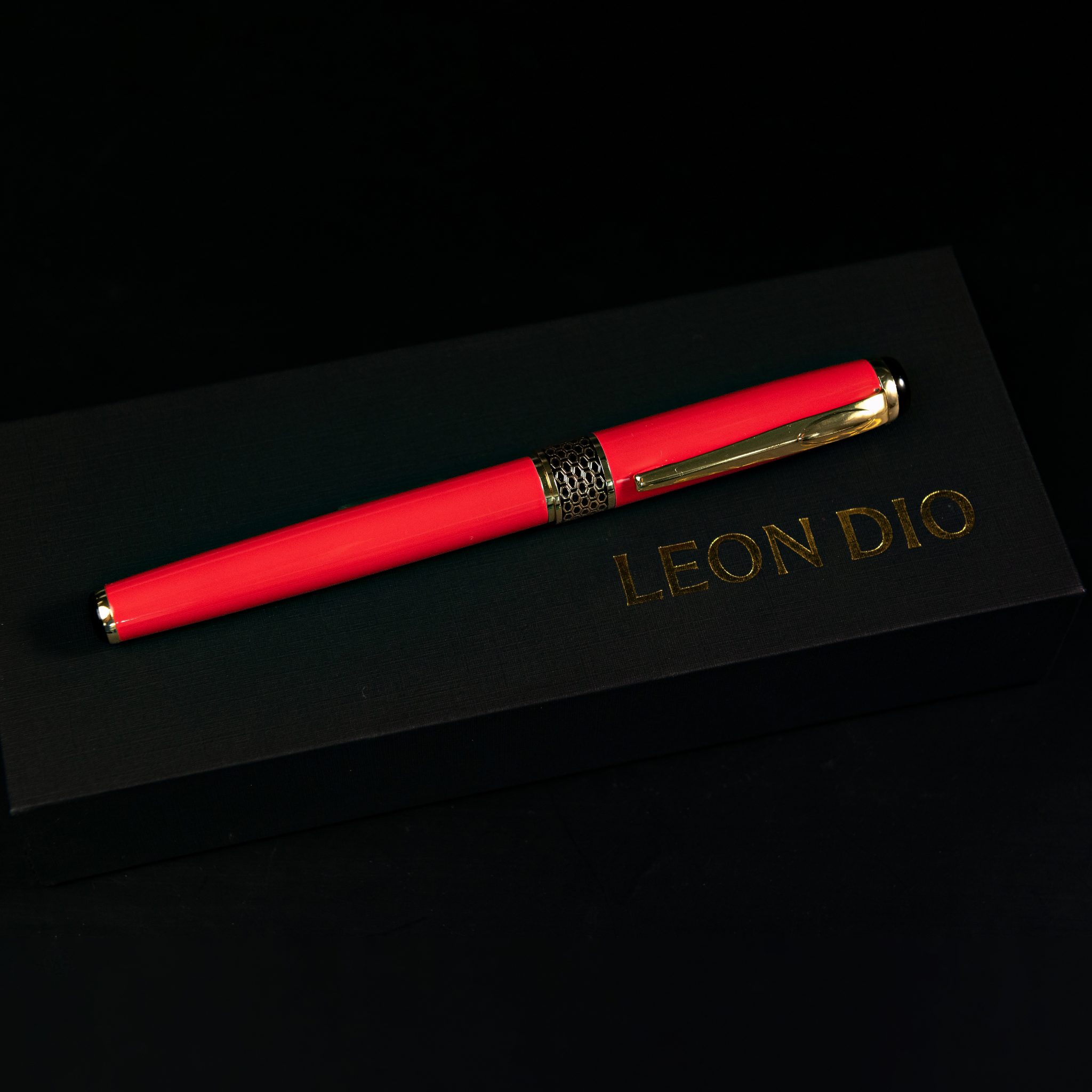 Bút Ký Cao Cấp Leon Dio Primal Hive Red thumbnail 2