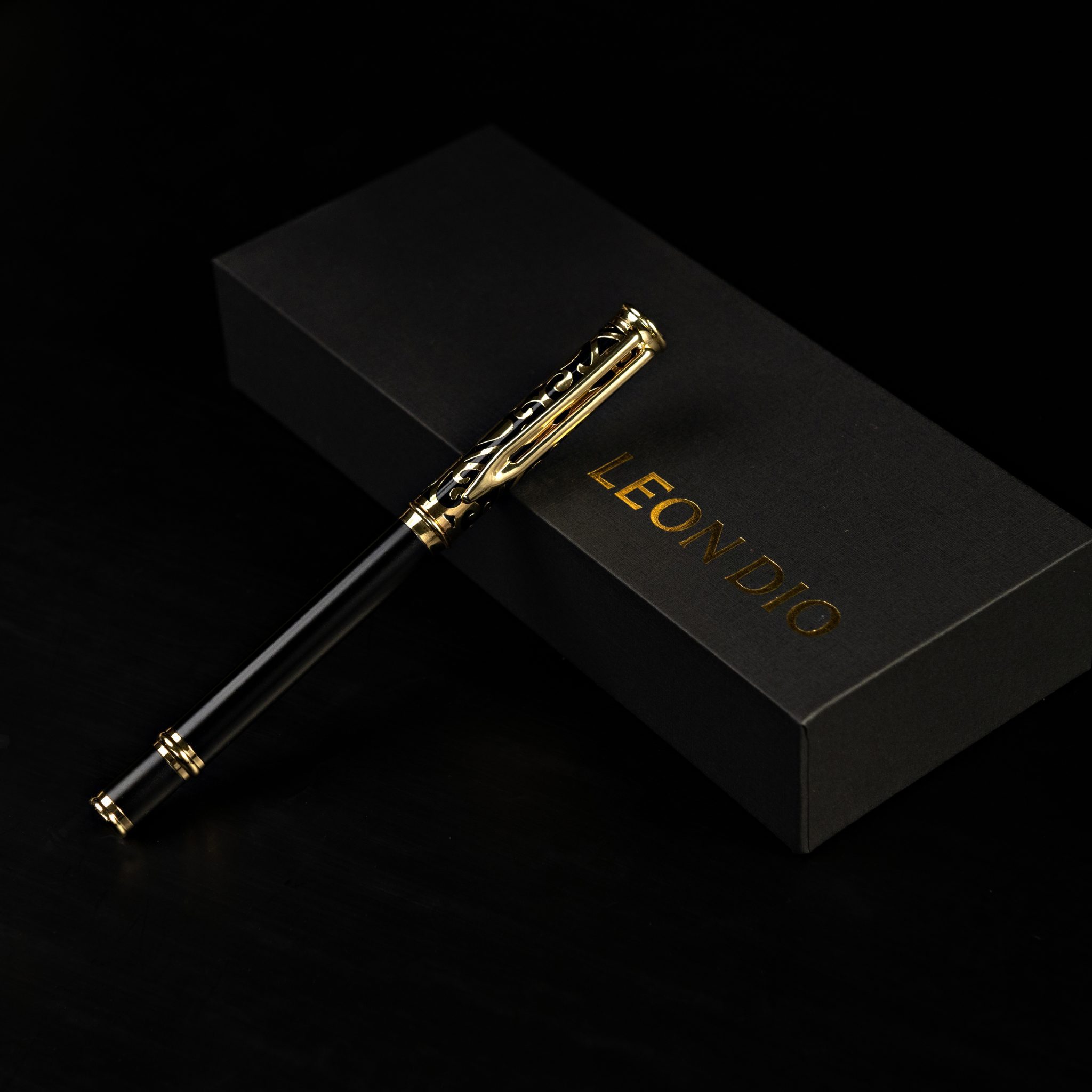 GiftSet Cao Cấp Sang Trọng Sổ Leon Dio Vươn Xa Biển Lớn - Bút The Classic Royalian thumbnail 4