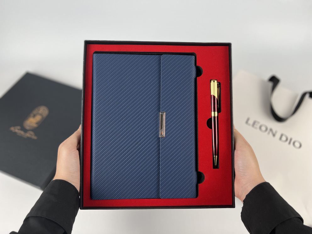 Bộ Quà Tặng Sổ Da Leon Dio Lapis Lazuli Red thumbnail 1