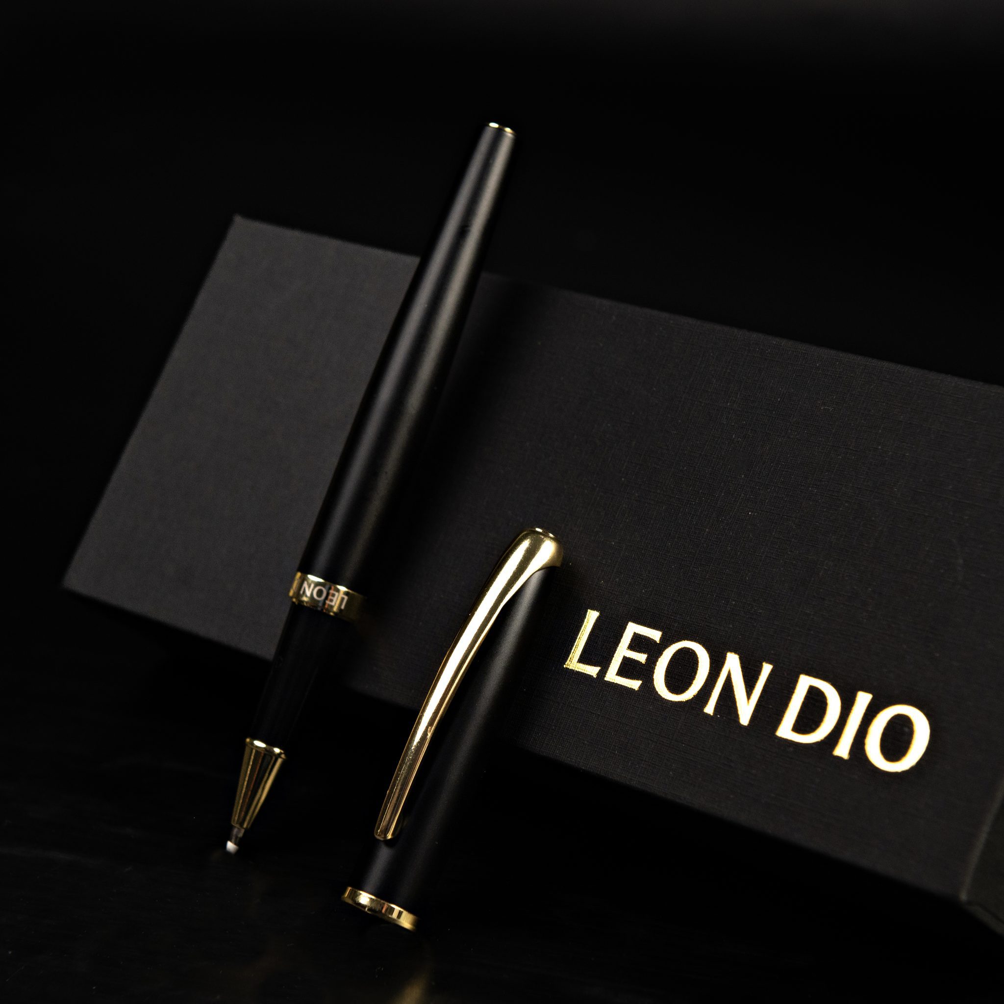 GiftSet Hộp Đựng Namecard (Card Holder) - Bút The Classic Matte Hill Black thumbnail 4