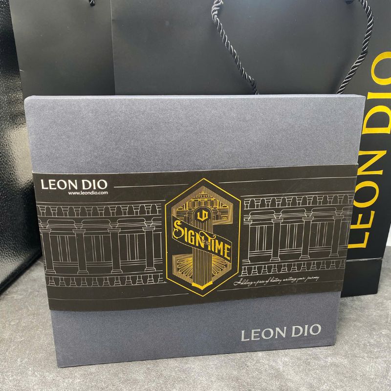 GiftSet Đồng Hồ Skylight Hồ Chí Minh - Bút Le Noble Lava De Lux thumbnail 8