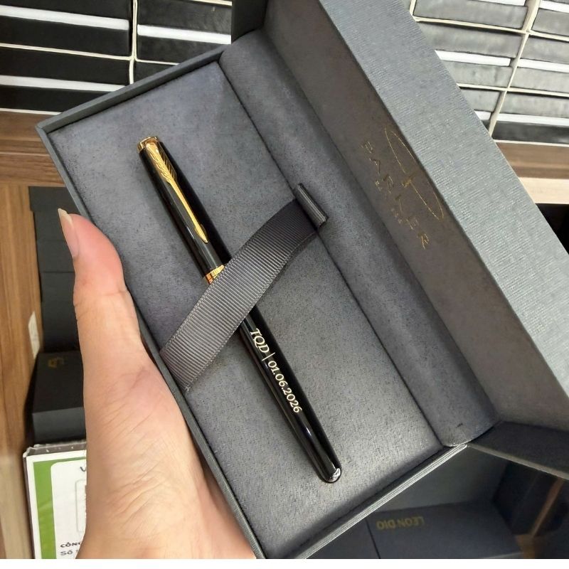 Bút Máy Parker Sonnet 2017 Black CT FP-18K F TB thumbnail 4